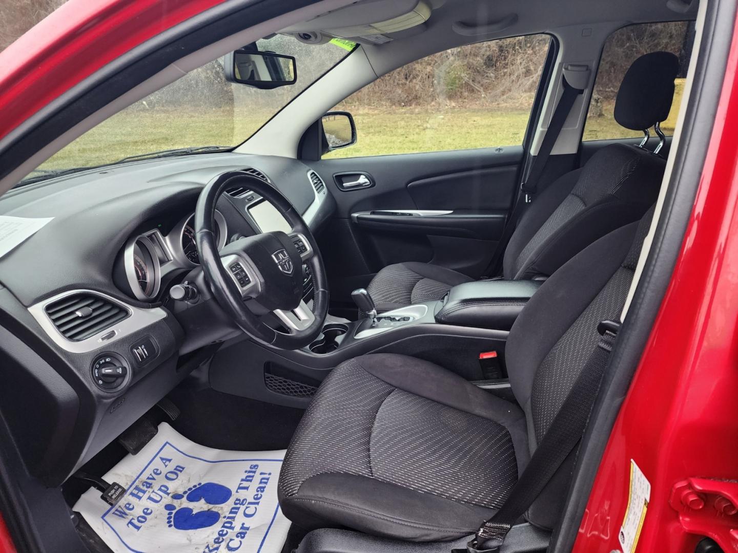 2014 RED /Black Dodge Journey SXT AWD (3C4PDDBG8ET) with an 3.6L V6 DOHC 24V engine, 6-Speed Automatic transmission, located at 1221 Madison St., Shelbyville, TN, 37160, (931) 680-9439, 0.000000, 0.000000 - Photo#6